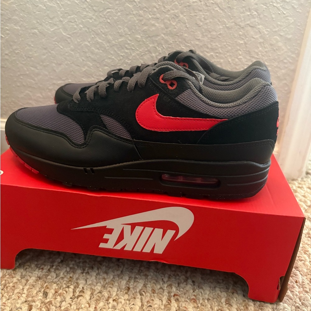 Nike Air Max 1 Red/Black ‼️STEAL PRICE ‼️Size 8M